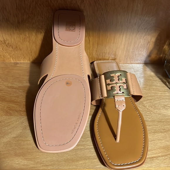 New never worn TORY BURCH Women Georgie Gold Logo Leather Sandals - Picture 3 of 6